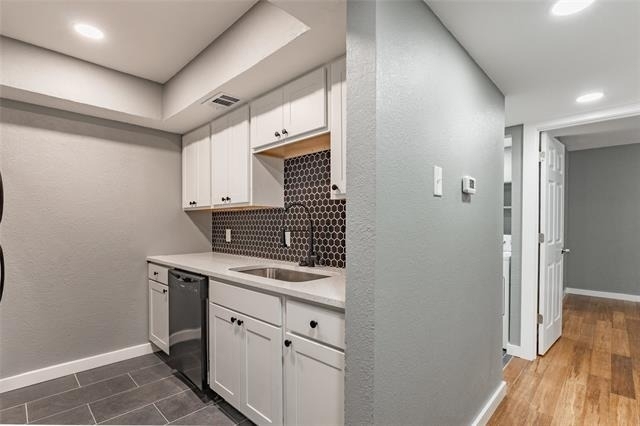 705 Valiant Circle - Photo 17