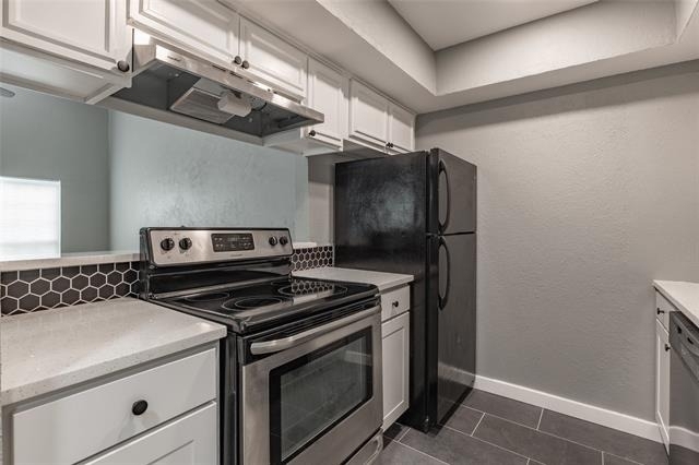 705 Valiant Circle - Photo 15