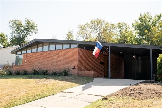 3259 Binyon Street - Photo 1