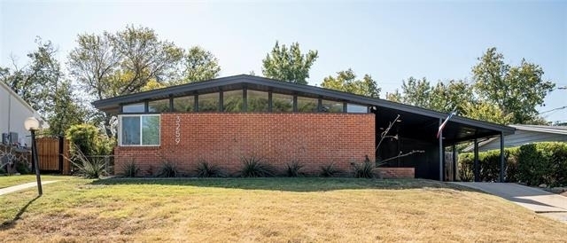3259 Binyon Street - Photo 0