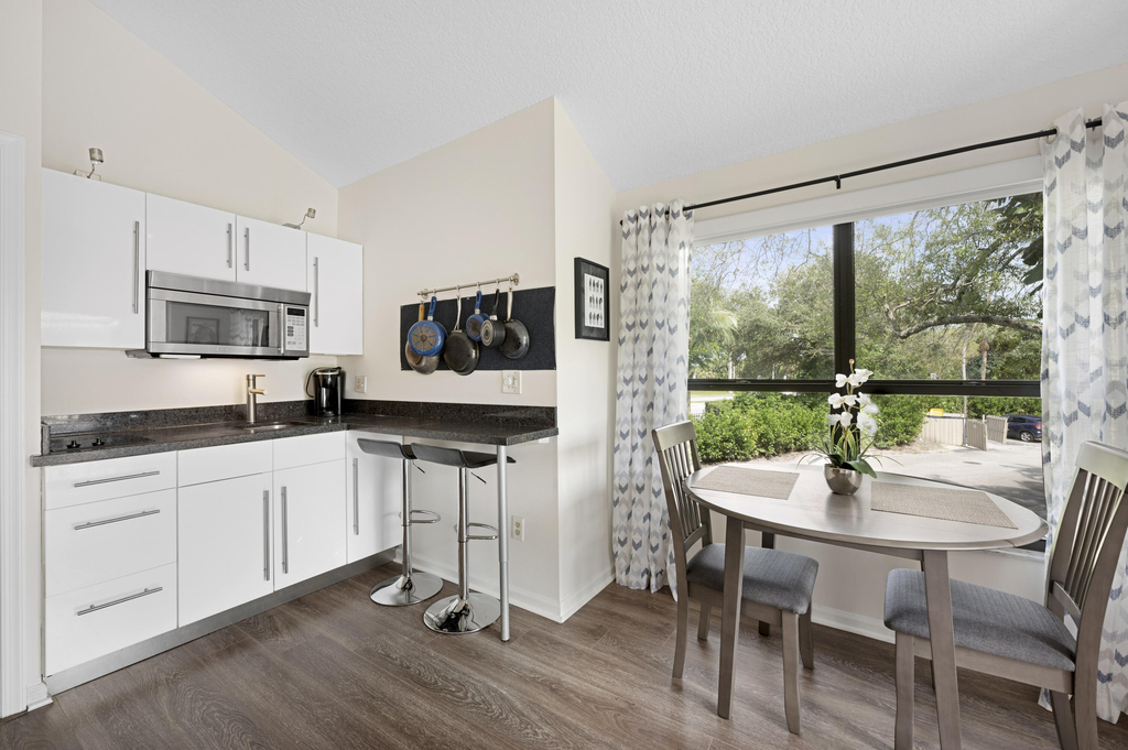 11863 Wimbledon Circle - Photo 3