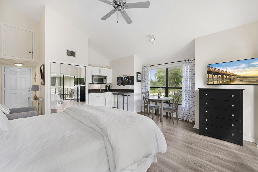 11863 Wimbledon Circle - Photo 2