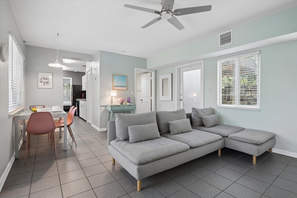 1123 Ne 14th Avenue - Photo 5