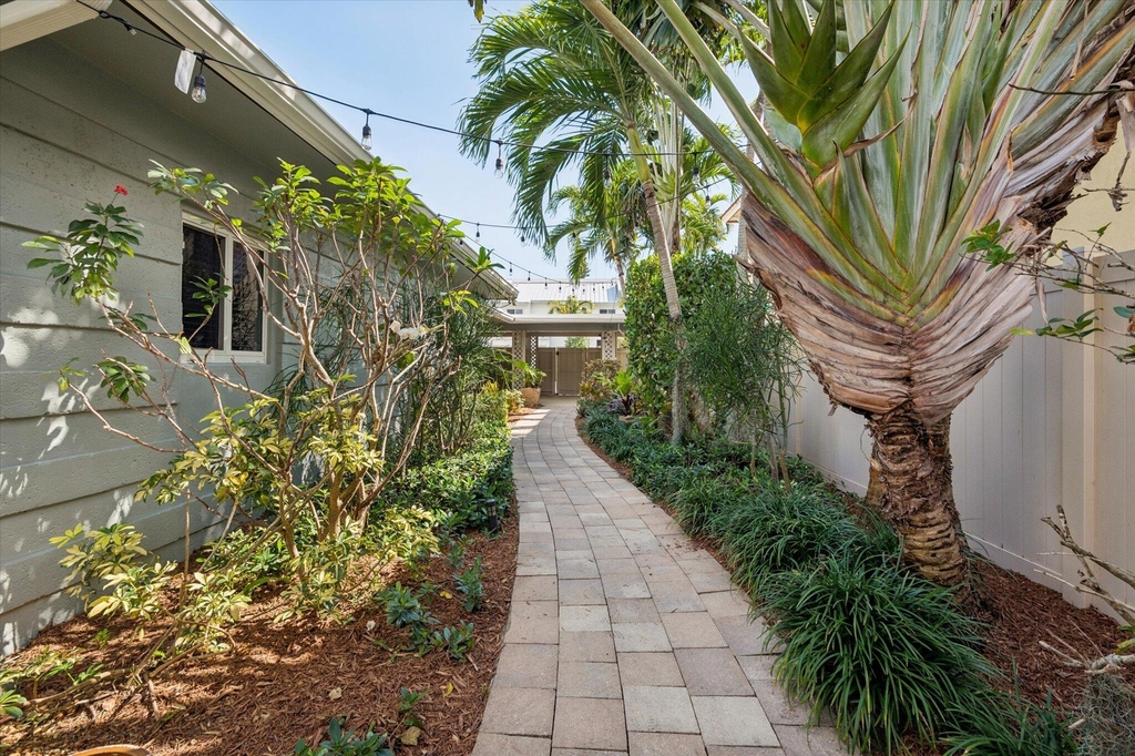 1123 Ne 14th Avenue - Photo 1
