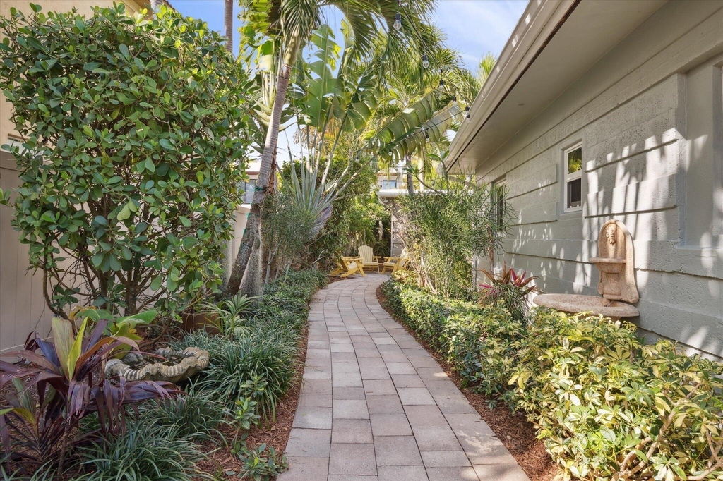 1123 Ne 14th Avenue - Photo 0