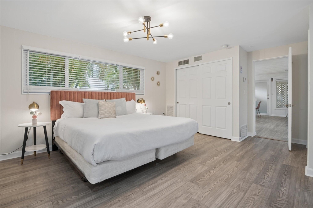 1123 Ne 14th Avenue - Photo 7