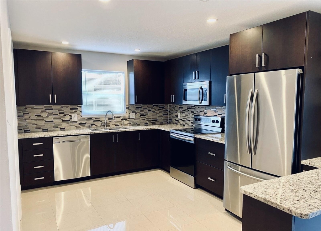 22592 Lombard Avenue - Photo 3