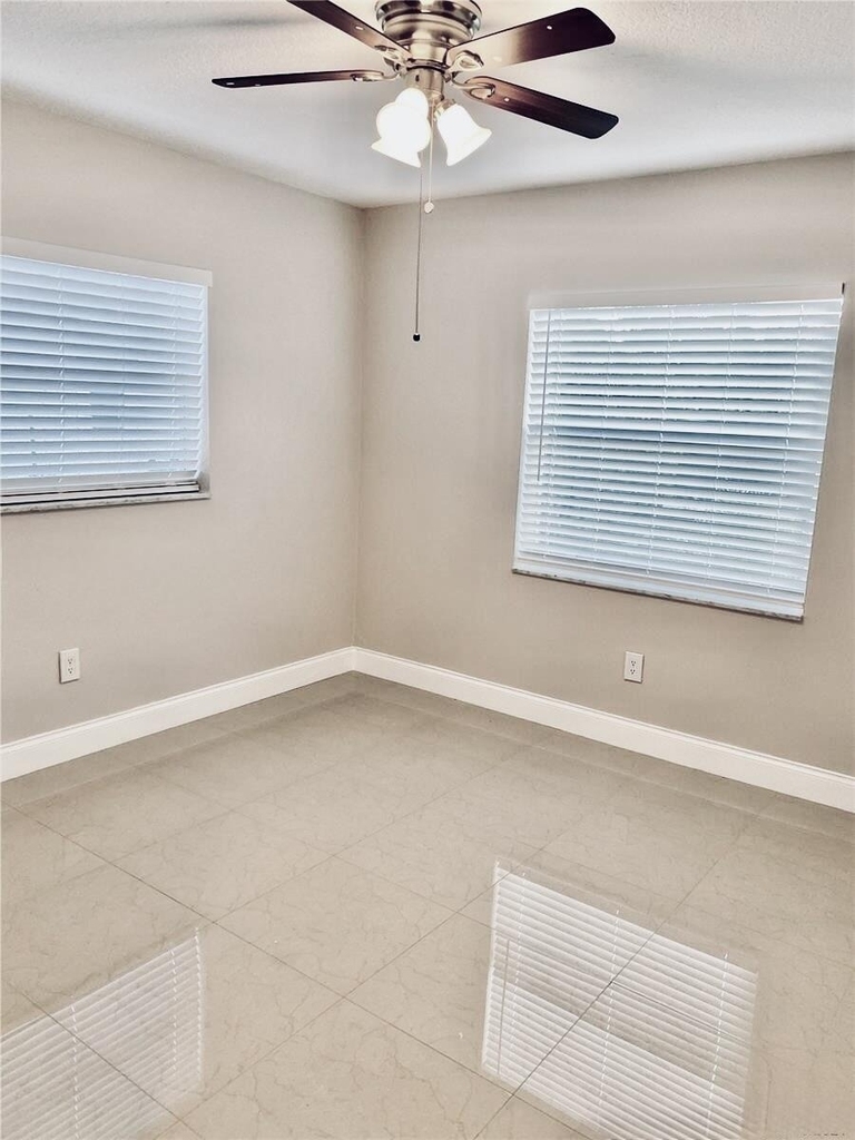 22592 Lombard Avenue - Photo 5