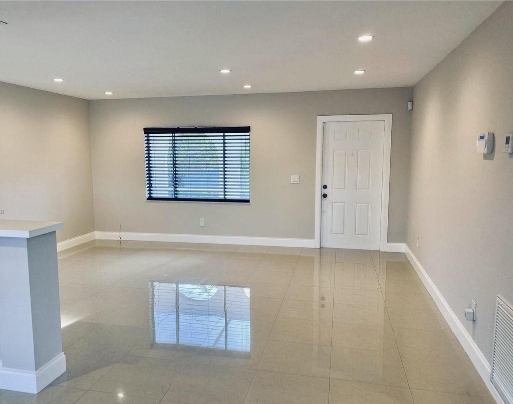 22592 Lombard Avenue - Photo 2