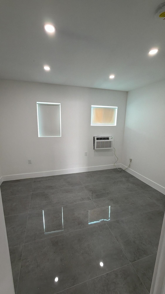 935 Jefferson Avenue - Photo 1