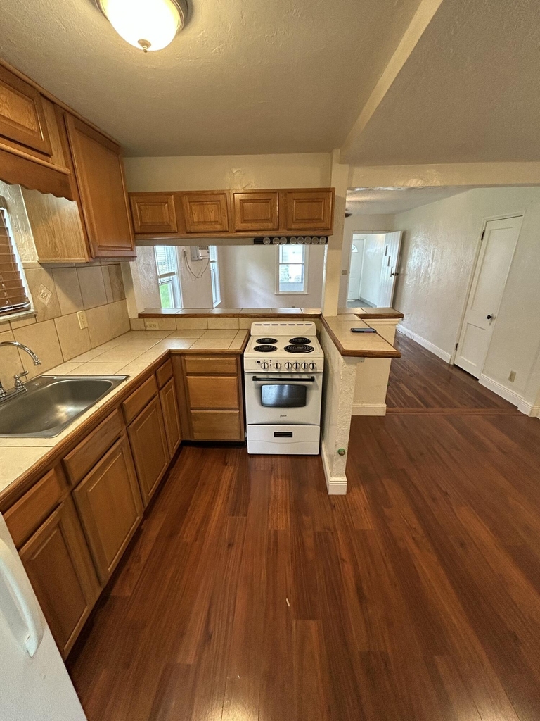 710 Se 16th Street - Photo 2