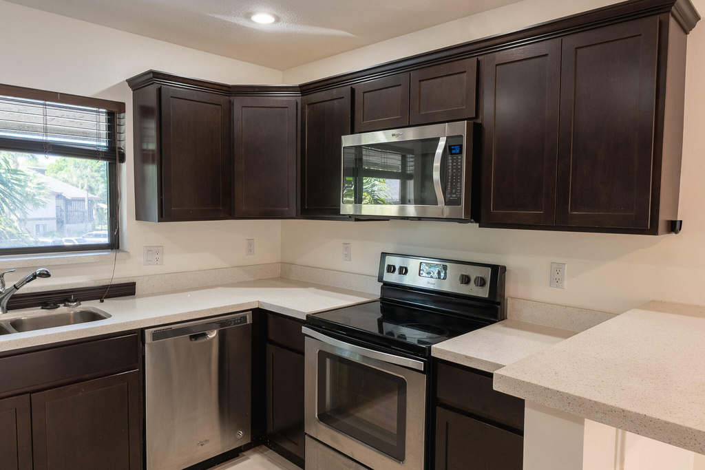 1665 Cabot Lane - Photo 2