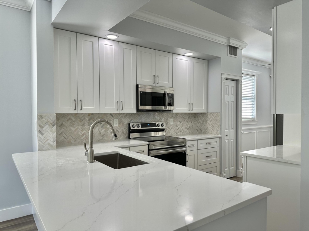 27 Royal Palm Way - Photo 7