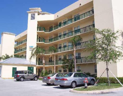 27 Royal Palm Way - Photo 0