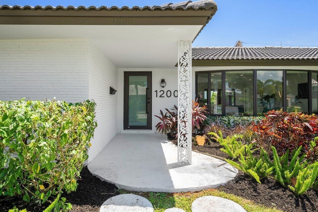 1200 Sw 8th Street - Photo 3