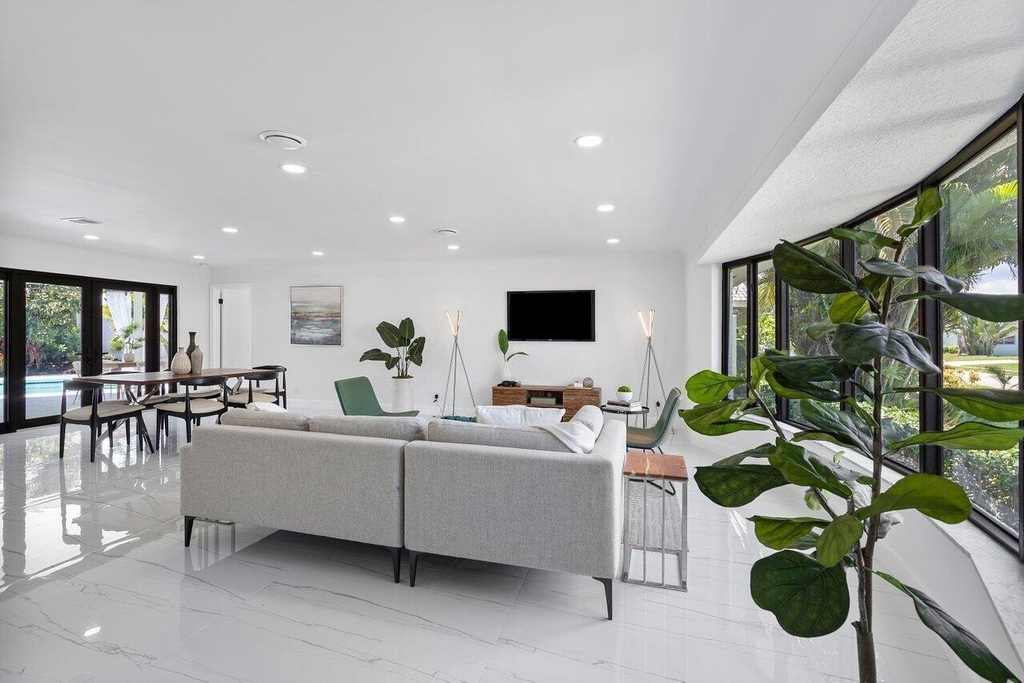 1200 Sw 8th Street - Photo 5