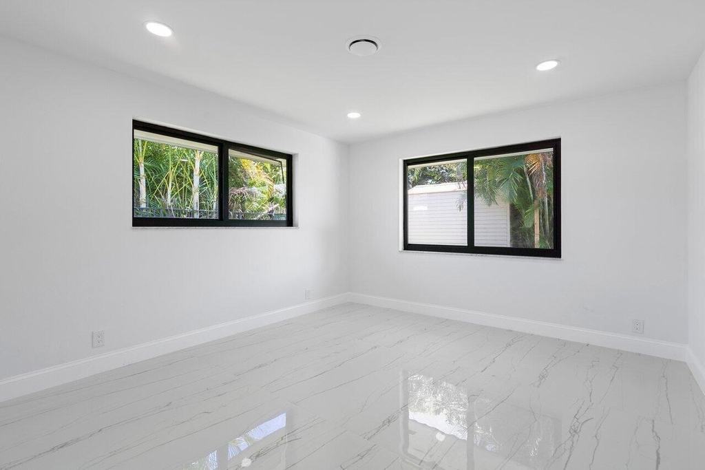1200 Sw 8th Street - Photo 18