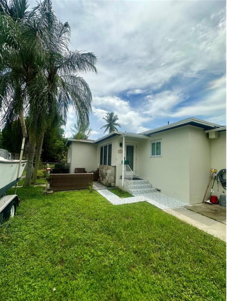2520 Fillmore Street - Photo 2
