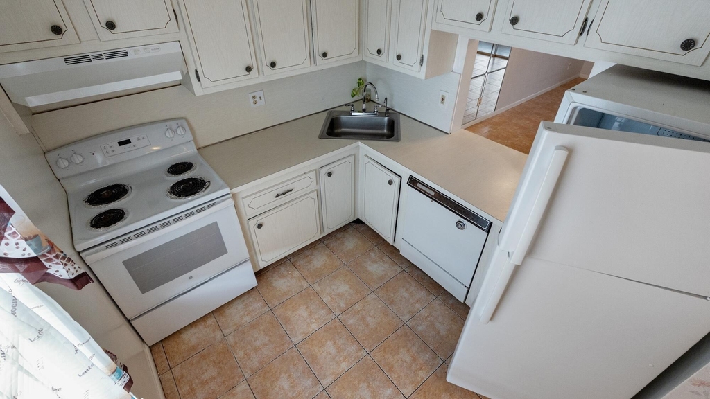 5890 Nw 64th Avenue - Photo 9