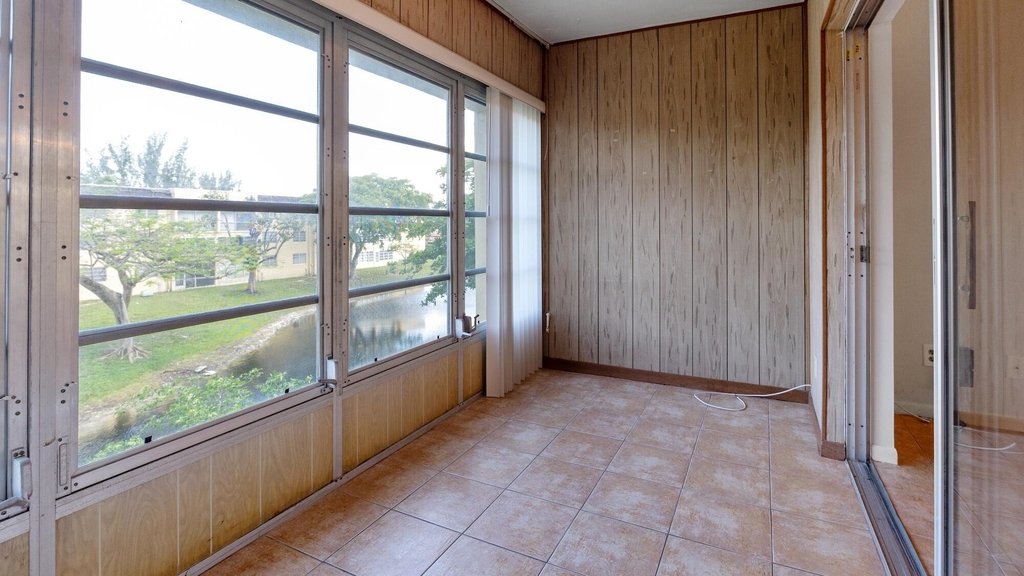 5890 Nw 64th Avenue - Photo 15