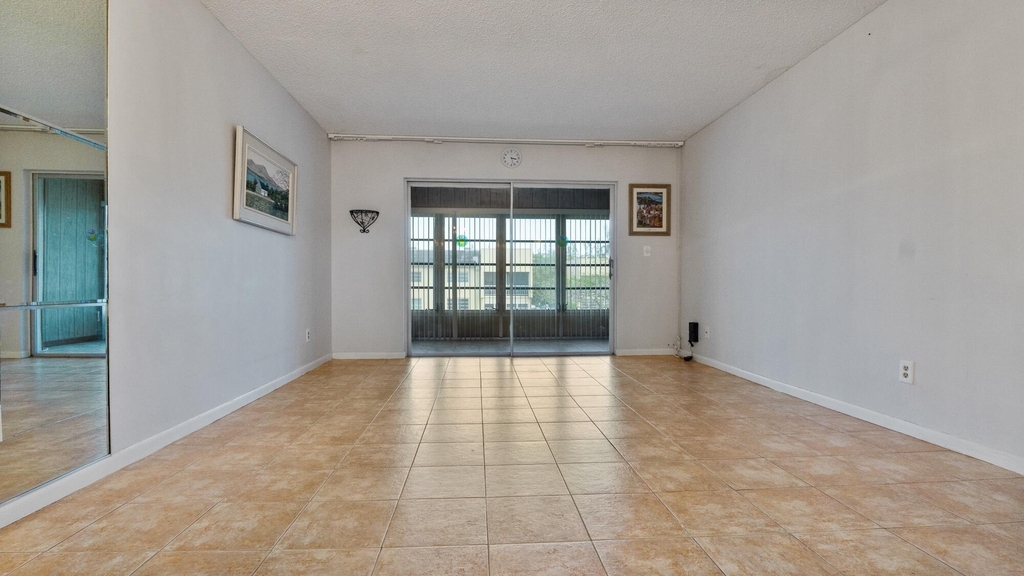 5890 Nw 64th Avenue - Photo 12