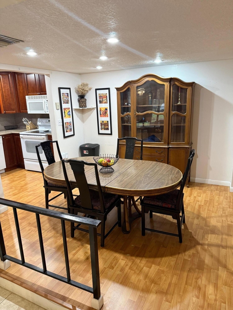 3720 Inverrary Drive - Photo 2