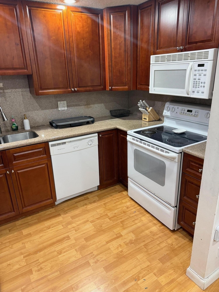 3720 Inverrary Drive - Photo 4
