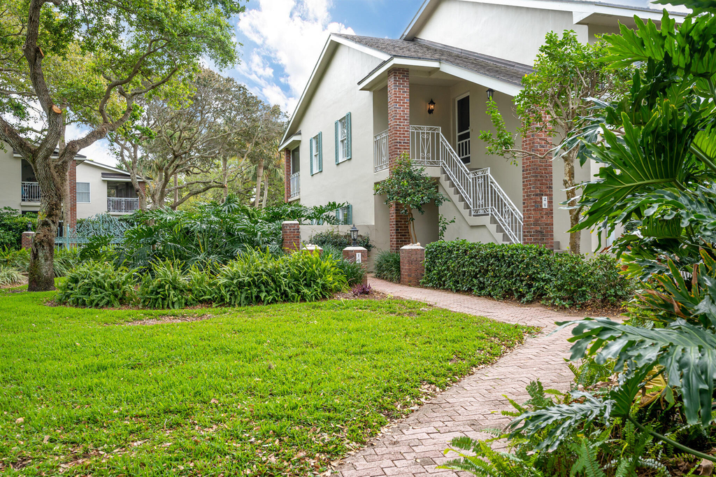 101 W Park Shores Circle - Photo 4