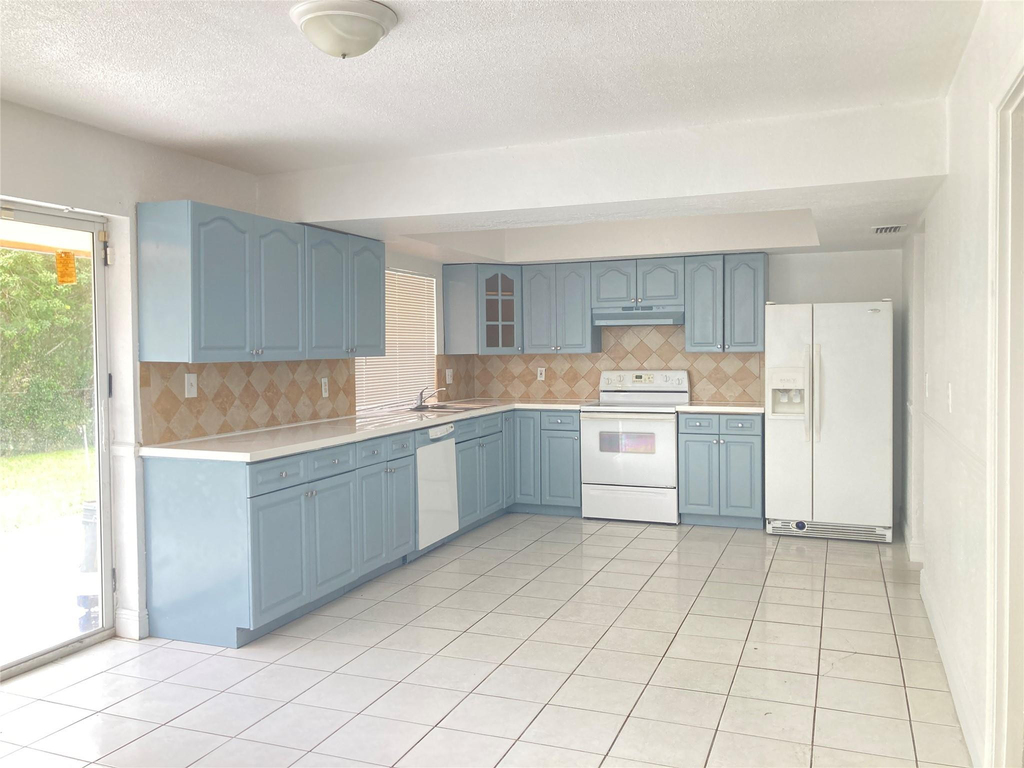 6230 Sw 4th Place - Photo 5