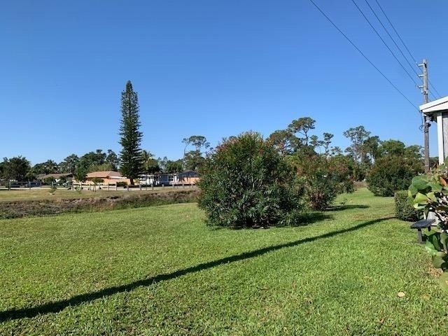 2916 Crosley Drive E - Photo 2