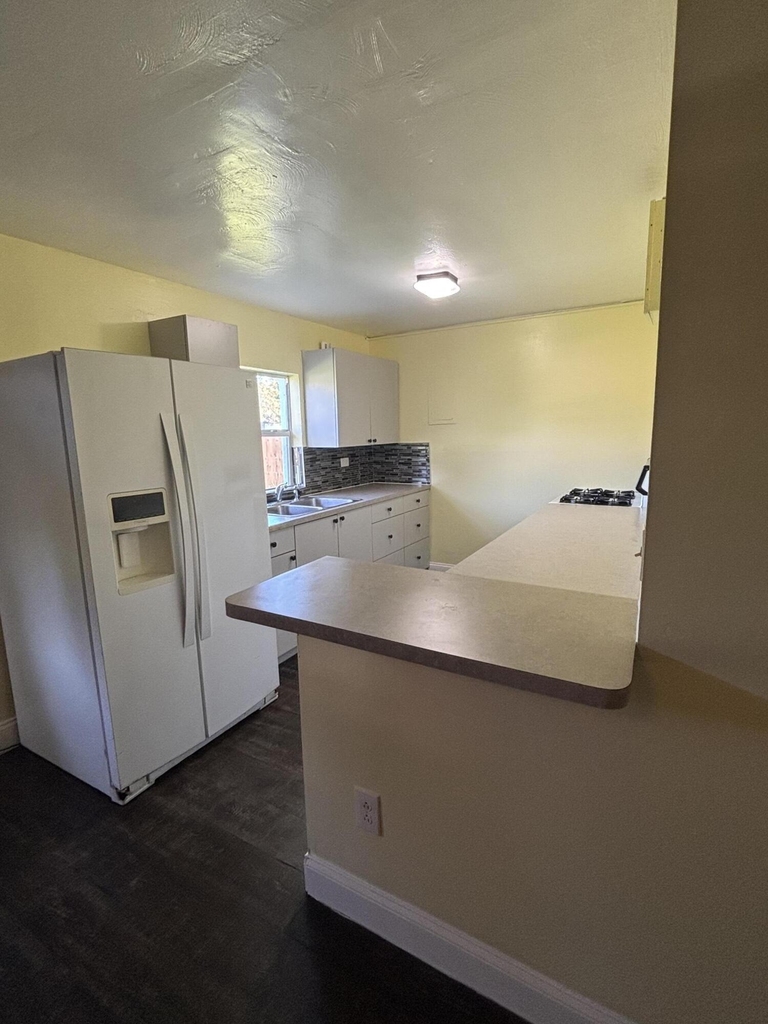 328 Urquhart Street - Photo 4