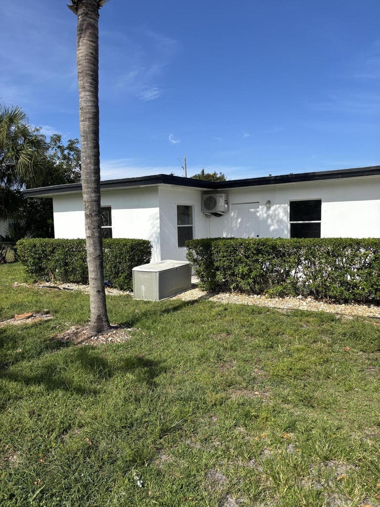 328 Urquhart Street - Photo 3