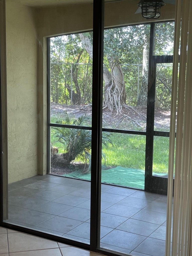 3909 Tree Top Drive - Photo 4