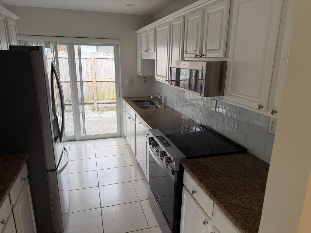2051 Ne 56th Street - Photo 5