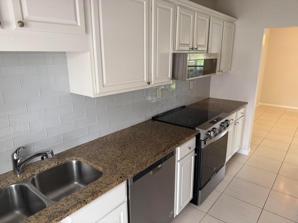 2051 Ne 56th Street - Photo 6