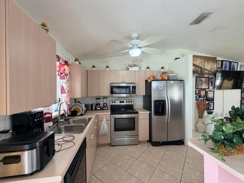 1342 Sw Wampler Avenue - Photo 7
