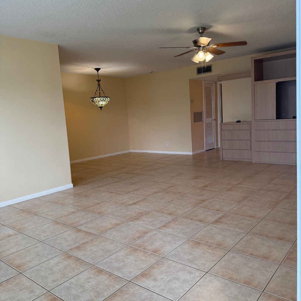 707 High Point Boulevard N - Photo 0