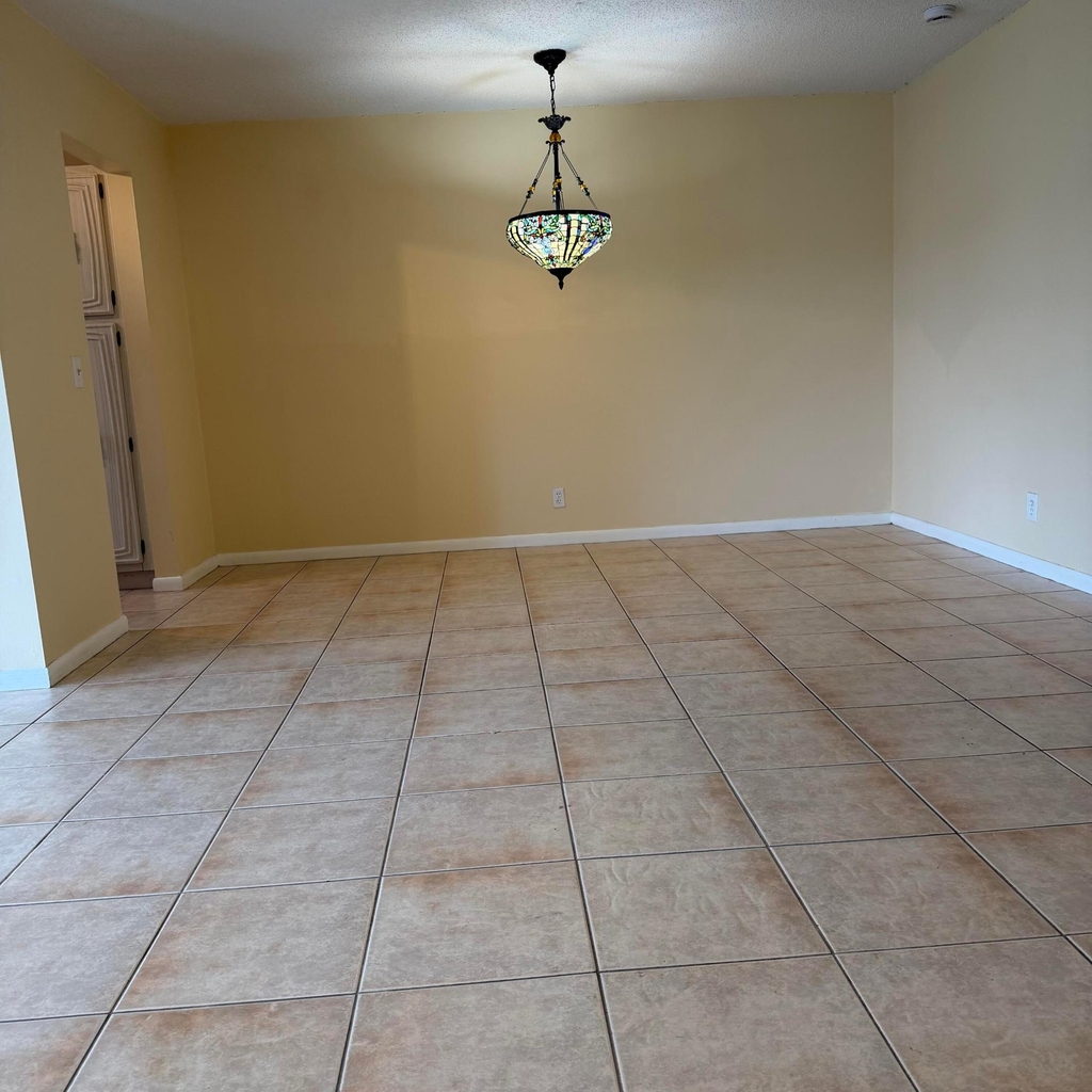 707 High Point Boulevard N - Photo 2