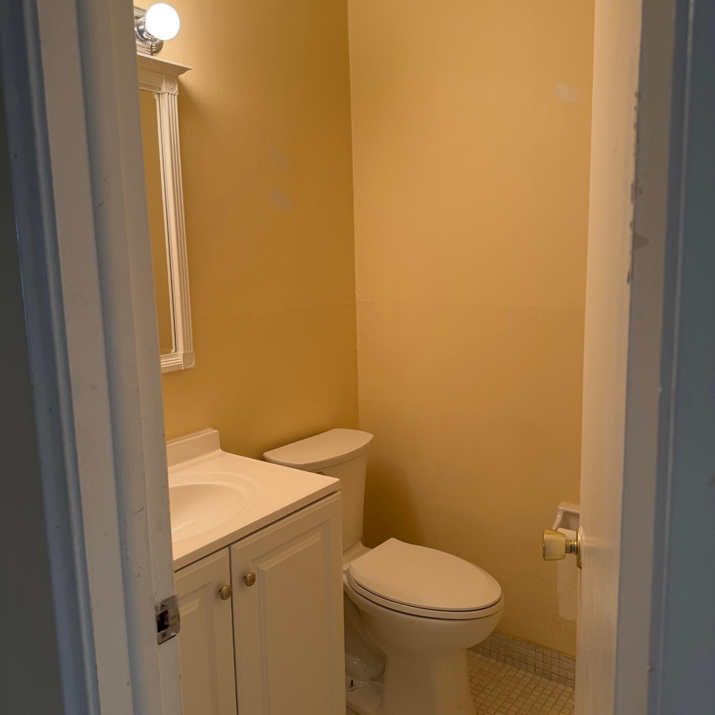 707 High Point Boulevard N - Photo 9