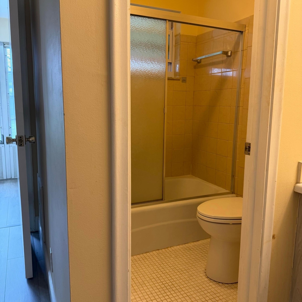 707 High Point Boulevard N - Photo 14