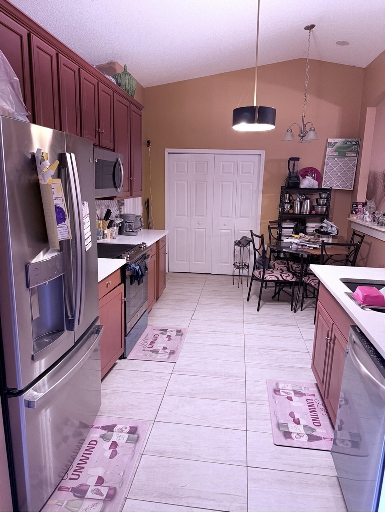 1886 Se Gifford Street - Photo 2