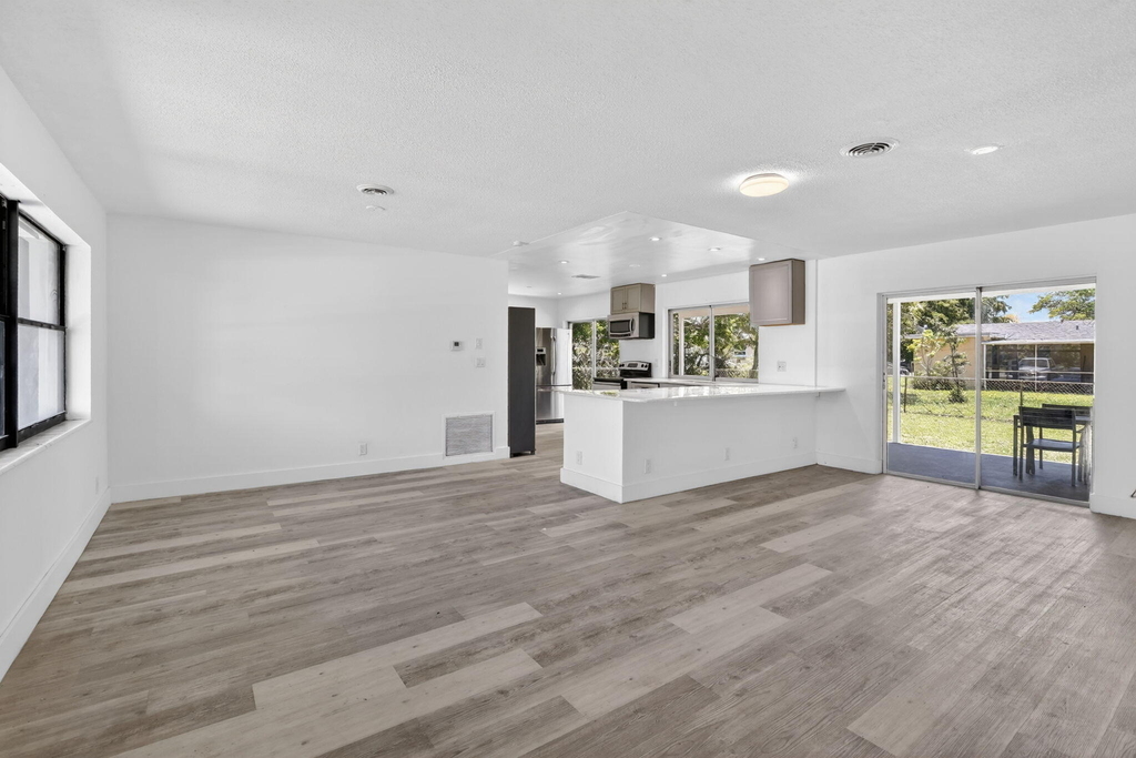 5804 Nw 14th Street - Photo 9