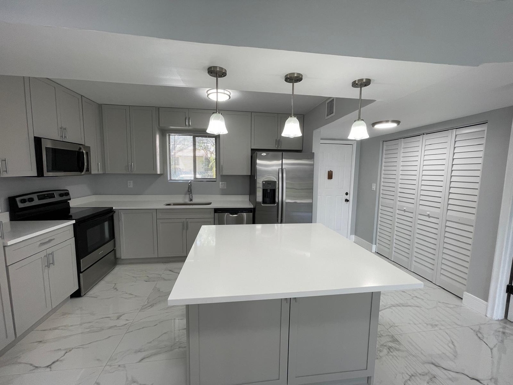 9509 Sw 1st Court - Photo 5