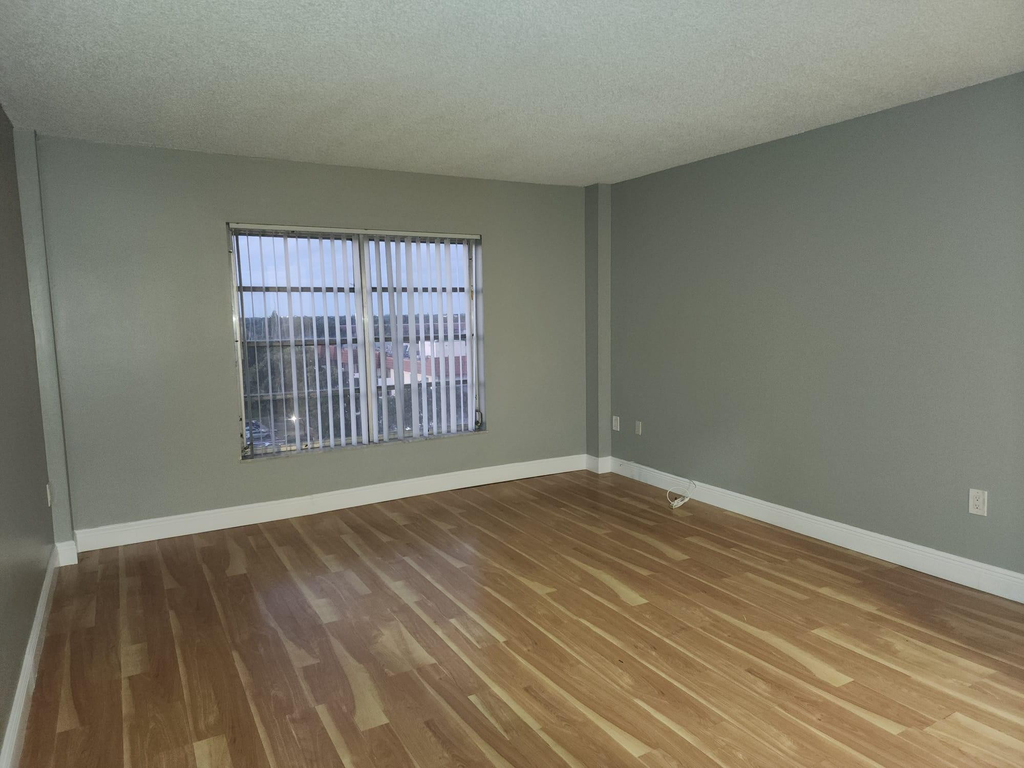 4174 Inverrary Drive - Photo 5