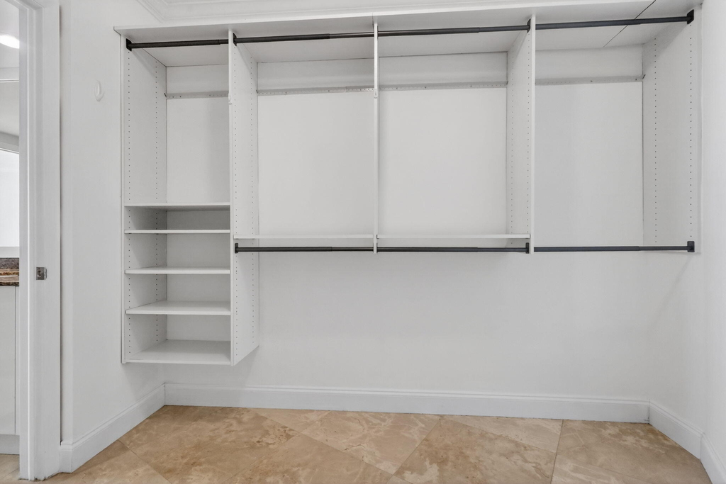 18911 Collins Avenue - Photo 16