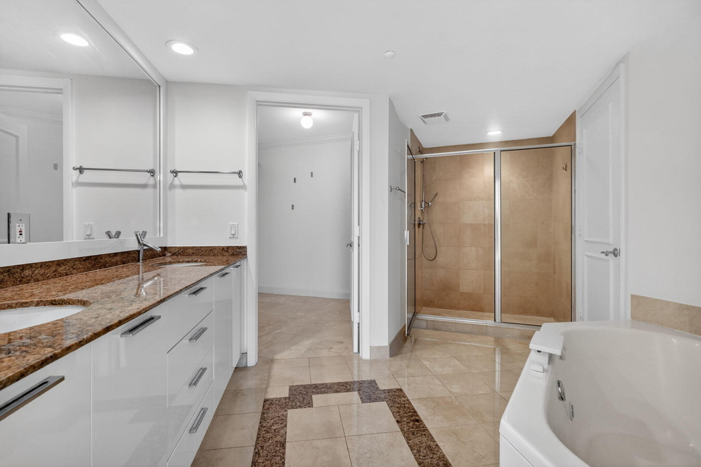 18911 Collins Avenue - Photo 14