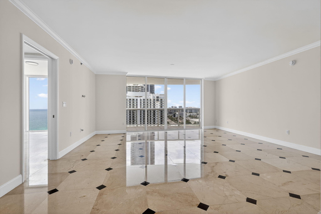 18911 Collins Avenue - Photo 4