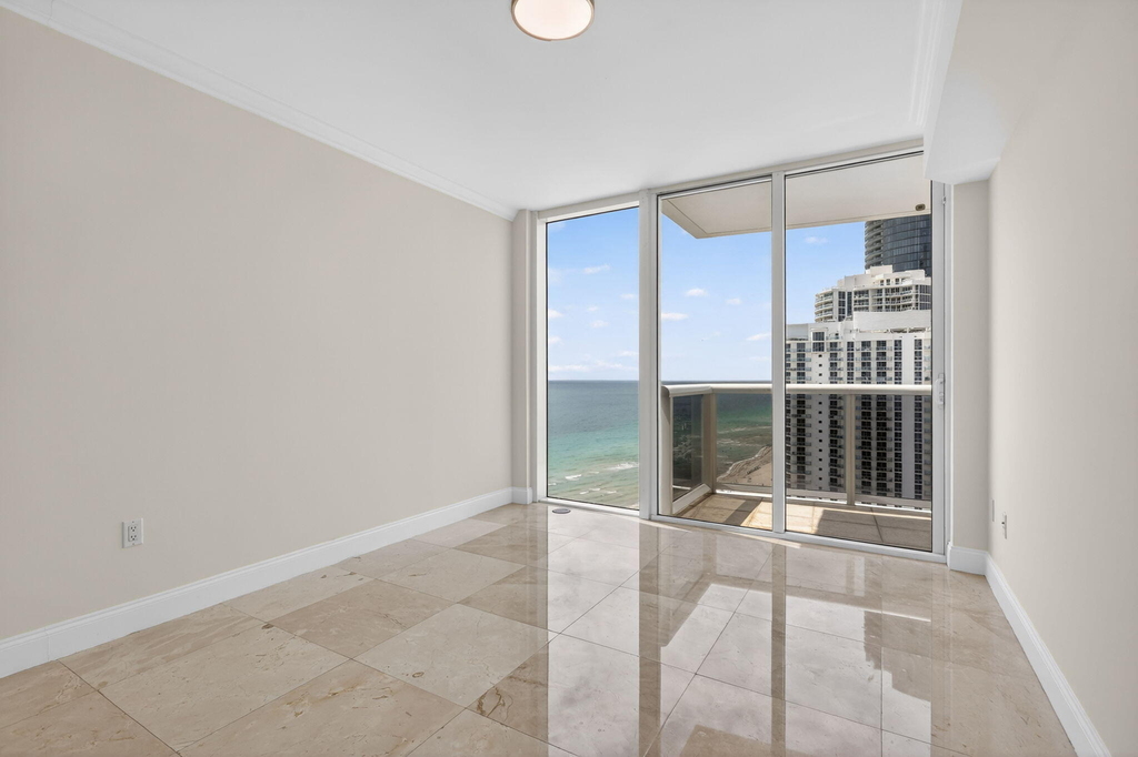 18911 Collins Avenue - Photo 17