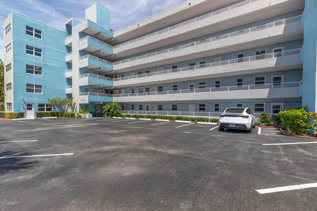 8 Briny Avenue - Photo 23