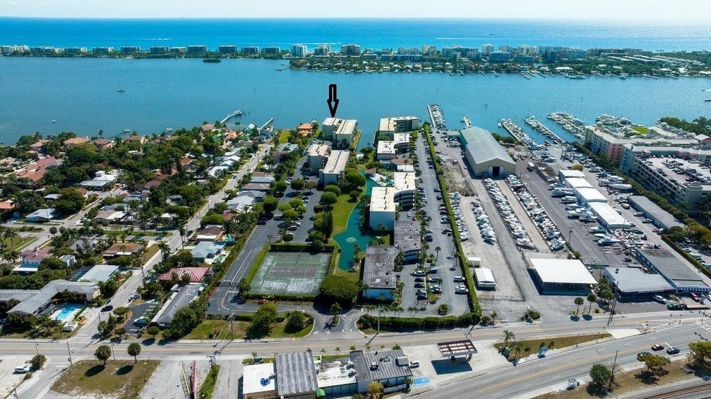 896 N Federal Highway - Photo 1